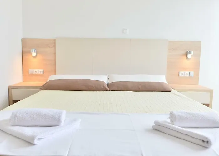 Smiljanic 3* Starigrad Paklenica